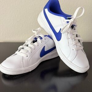 Nike Woman White and Royal Blue Sneakers